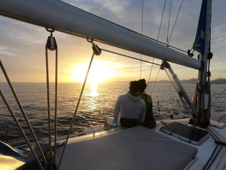 Pareja en atardecer